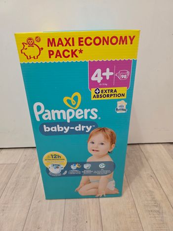 Couche  pampers taille 4+