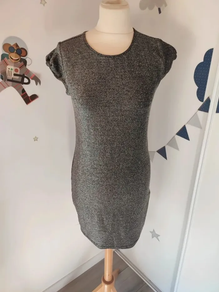 Robe pailleté argenté forever 21 taille M
