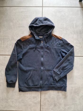 Veste zippée à capuche