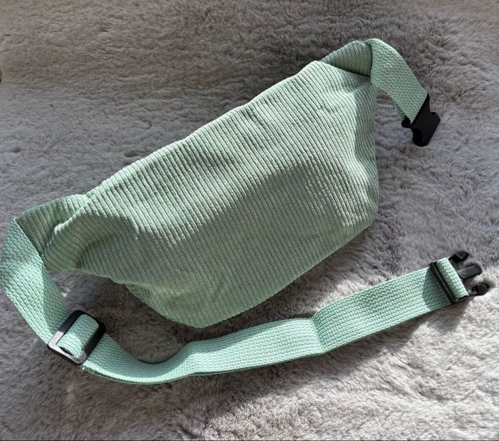 Sac banane vert d eau en velours côtelé - photo numéro 2