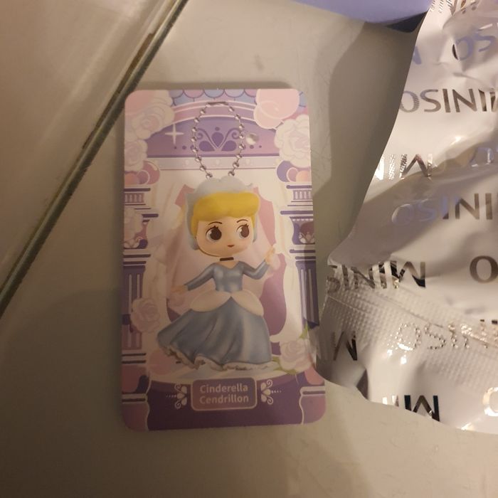 Pendentif Miniso Cendrillon - photo numéro 2