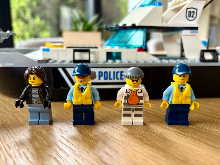 Lego City 60129 - Le bateau de patrouille de la police - photo numéro 6