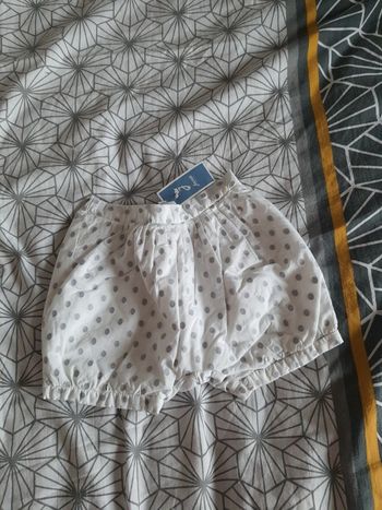 Short à pois en coton Jacadi taille 6 mois neuf avec étiquettes