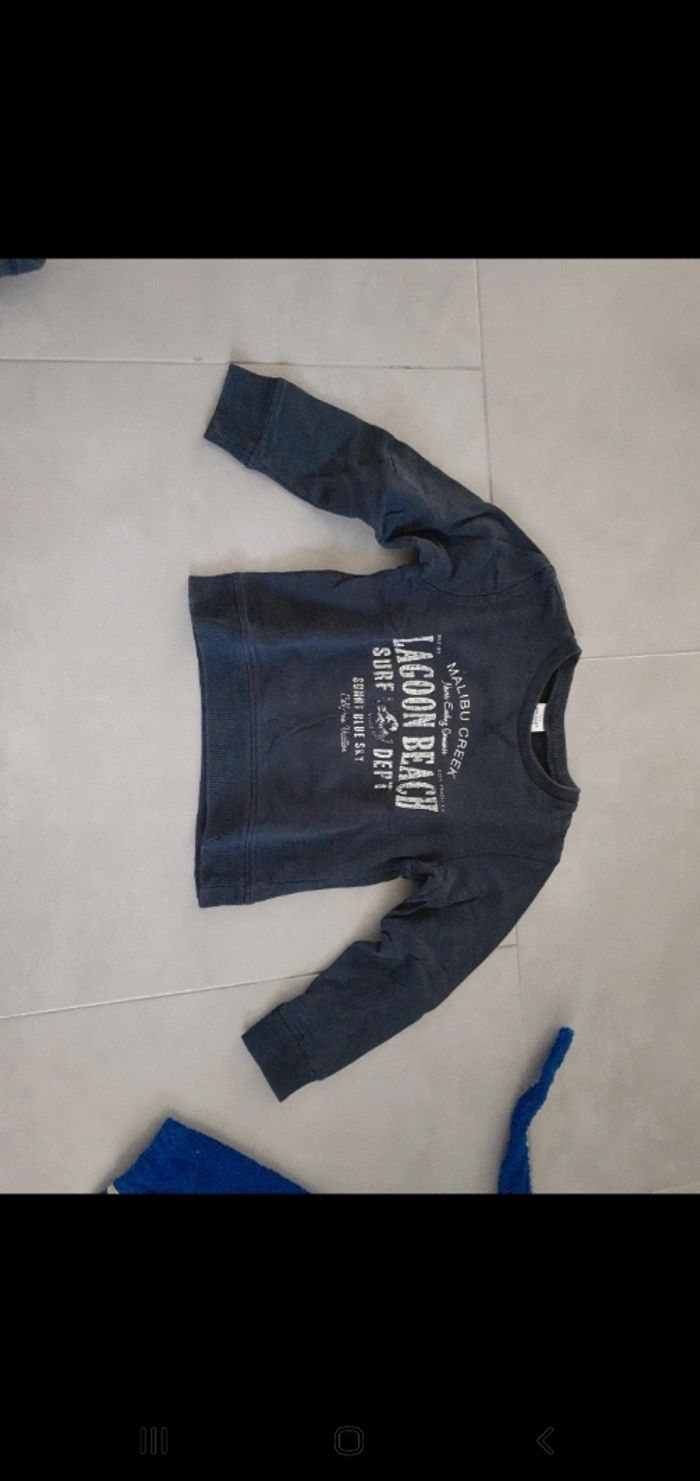 Lot de 3 pulls taille 6 ans - photo numéro 3