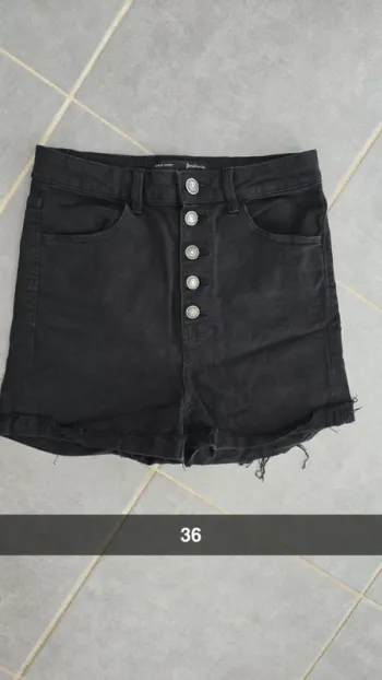 Short taille haute stradivarius
