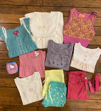 Lot 9 vêtements Taille 4 ans
