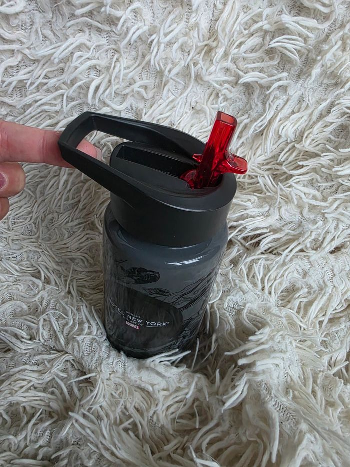 Gourde disney marvel hotel art of marvel disneyland paris - photo numéro 2