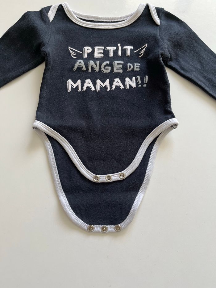 Lot bodies 12 mois - photo numéro 2