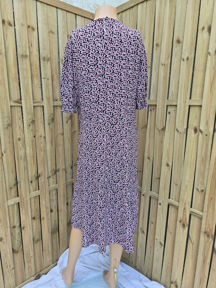 Robe fleurie 🍒vintage 90🍒taille 40/42 - photo numéro 2