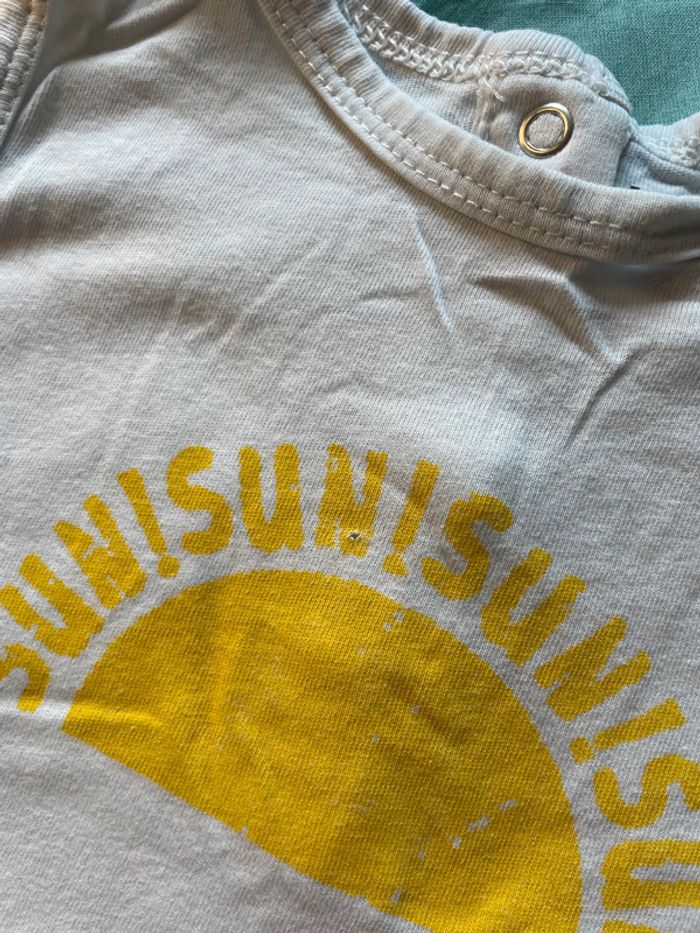 Lot de 4 marcels 18 mois - dont deux avec un petit accro - photo numéro 7