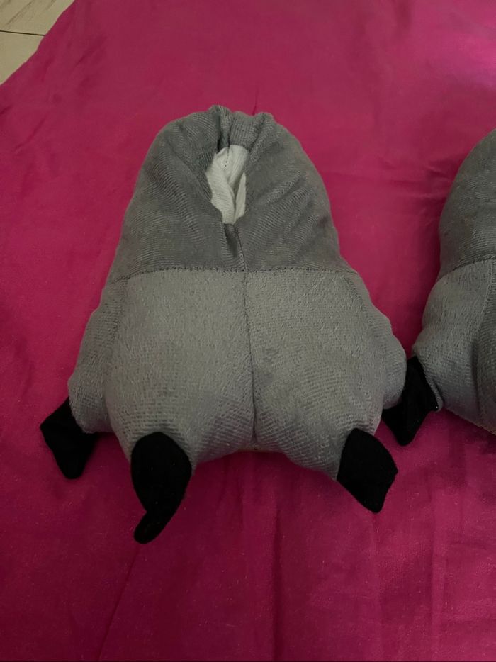 Chausson pattes de monstre Taille 36-38 Neuf - photo numéro 2