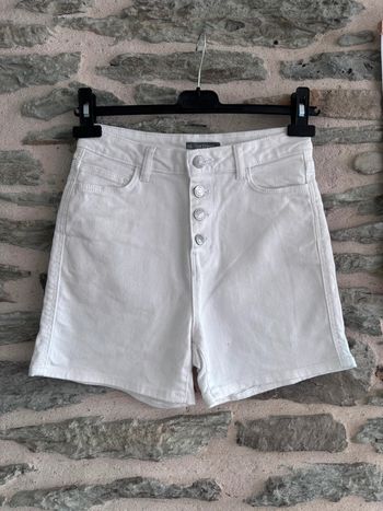 Short blanc taille 36 neuf