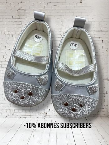 1 paire de ballerines gris argenté
