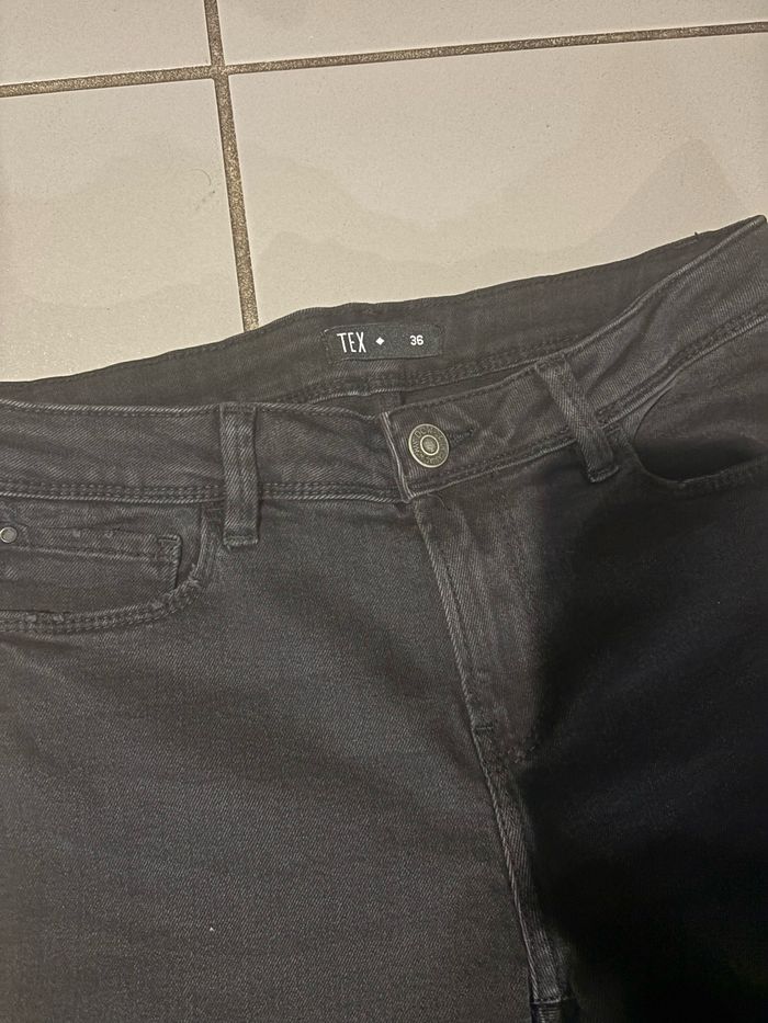 Jean neuf taille 36 - photo numéro 2