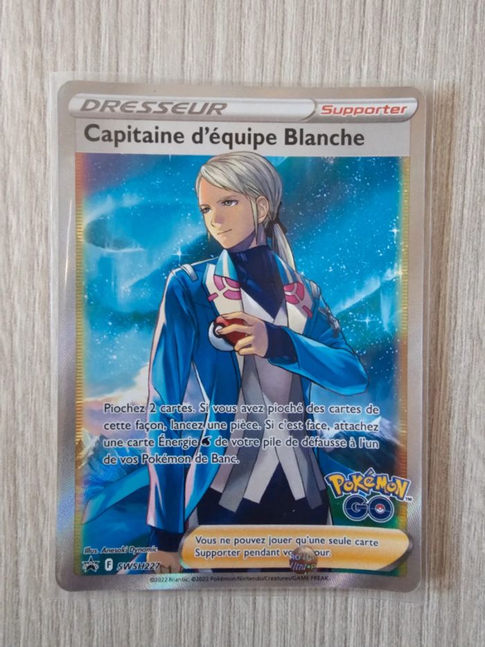 Carte Pokémon Capitaine d'équipe Blanche Full Art - Promo SWSH227