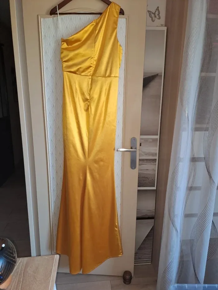 Jolie robe longue femme jaune cérémonie Ladyce SHein XL Portée 4h quelques accrocs légers - photo numéro 8