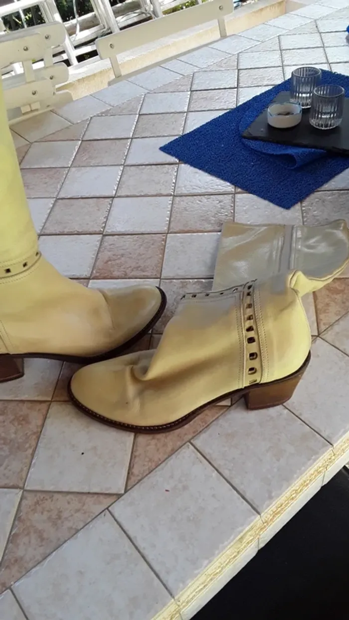 Bottes taille 38, très beau cuir - photo numéro 2