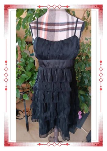 Robe bustier noire satinée