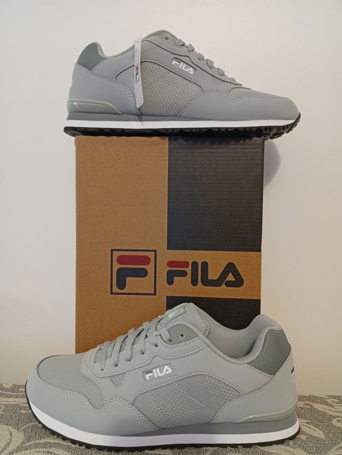 Baskets Fila neuves - photo numéro 2