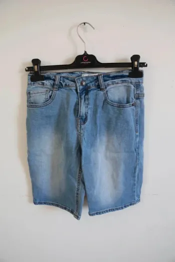 C55 short jeans bleu kiabi 12 ans