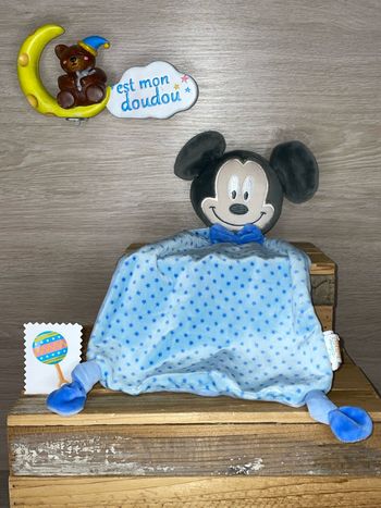 DY404 doudou Mickey Disney