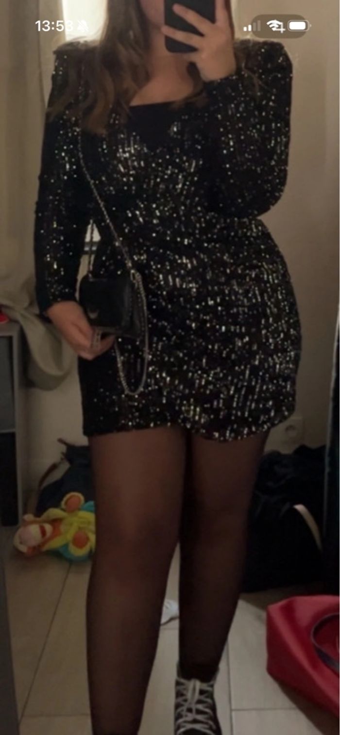 Robe à paillettes - photo numéro 2