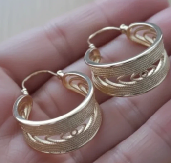 Créoles élégantes 33 mm plaquées or 14 carats