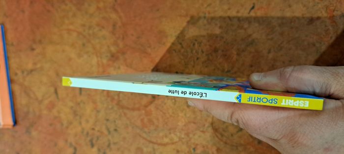 Livre l'école de lutte - photo numéro 2