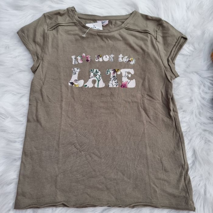 NEUFS⚘️🌺 Superbes gilet et teeshirt mc 8 ans fille⚘️🌺 - photo numéro 3