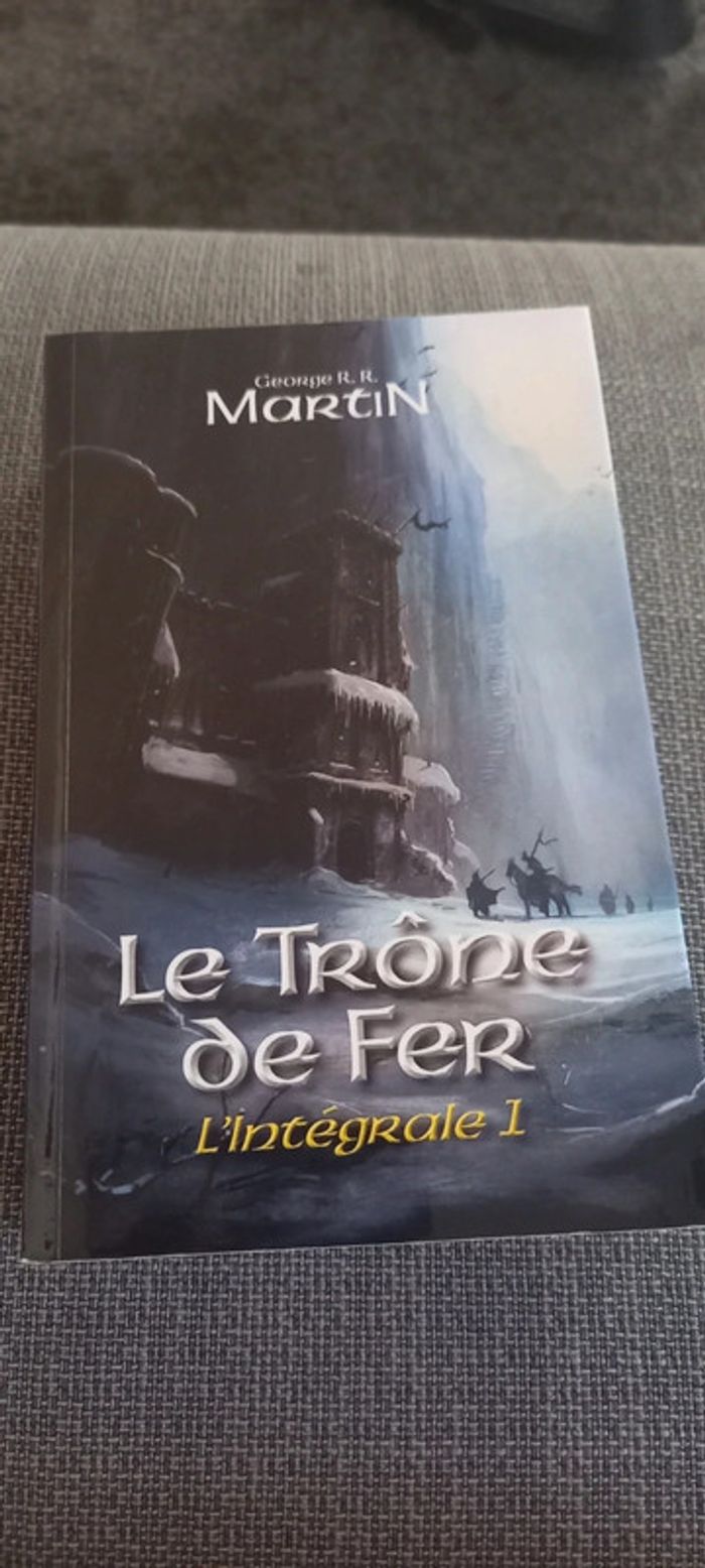 Livre : Le trône de fer, l'intégrale 1
