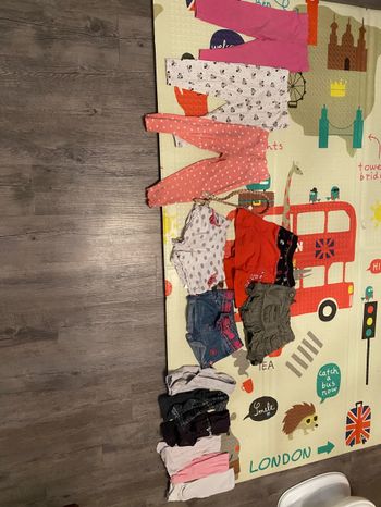 Lot 13 bas taille 3 ans (jupes, shorts, leggings, collants)