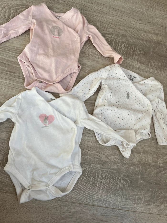 Lot 3 body bébé fille 1 mois