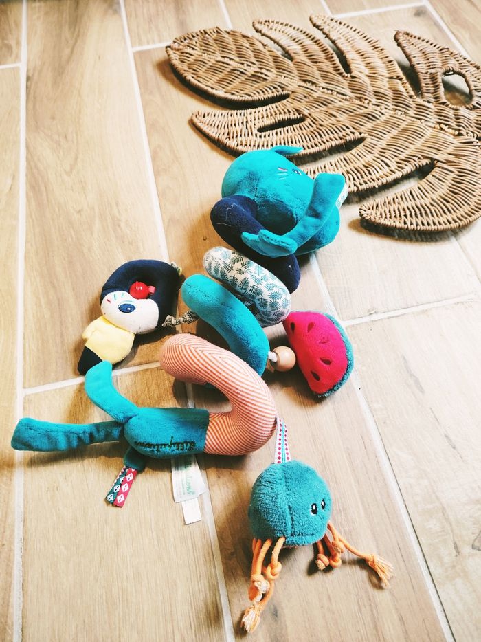 🦏Peluche doudou d'éveil Spirale multi activités sensorielle Marius en tissu marque Lilliputiens - photo numéro 6