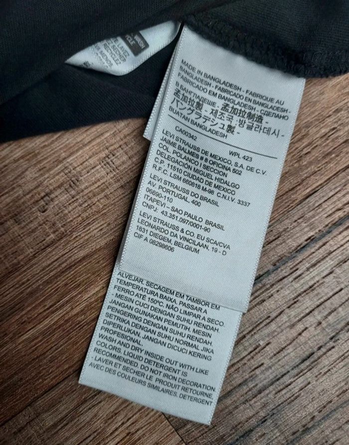 Tee shirt Levi's femme noir et rouge Taille S - photo numéro 5