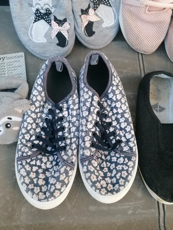 Chaussures enfants du bébé au 32,34,35,36 - photo numéro 9