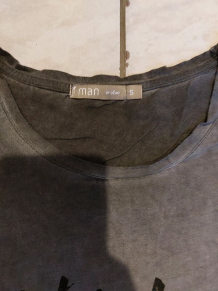 T-shirt taille S - photo numéro 2