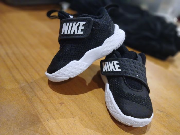 Chaussure Nike bebe taille 21 - photo numéro 3