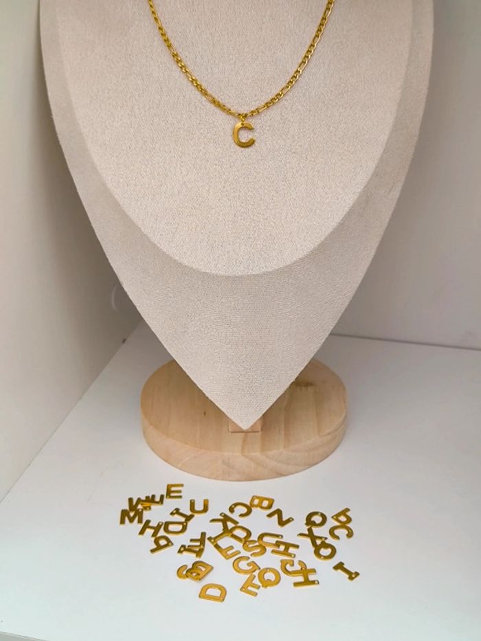 Collier doré avec initiale au choix en acier inoxydable - photo numéro 2