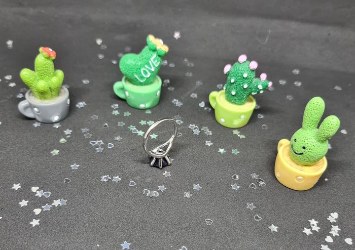 Bague fantaisie argentée avec pierre bleue - photo numéro 4