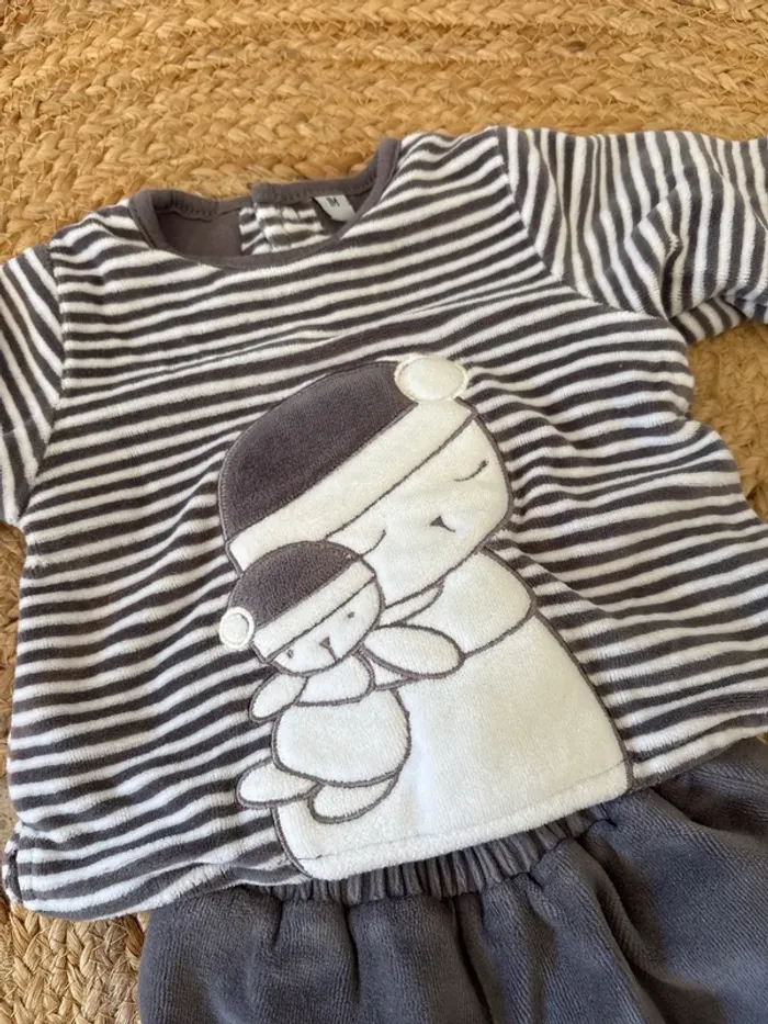 Ensemble/ pyjama 2 pièces 1 mois - photo numéro 2