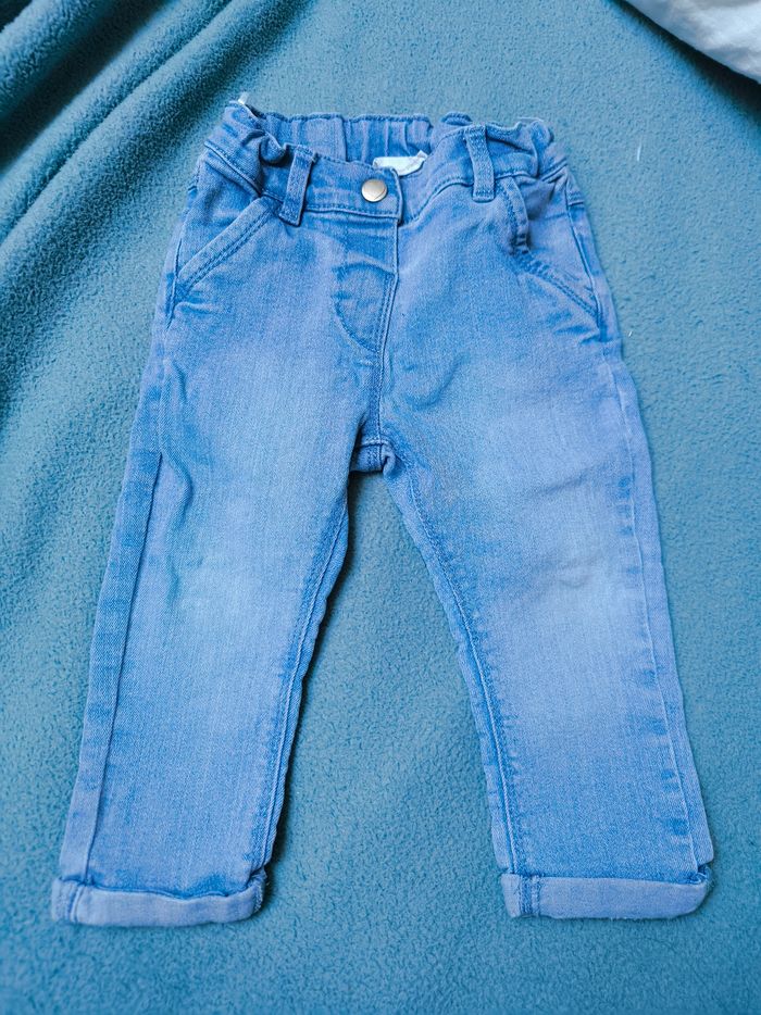 Lot de 3 jeans fille 18 mois - photo numéro 2