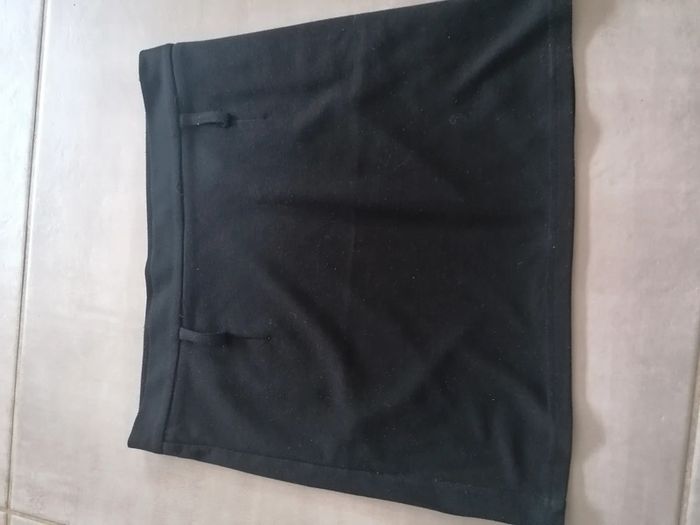 Jupe noire Jennyfer taille38 #Vêtements_femmes_krocaro - photo numéro 3
