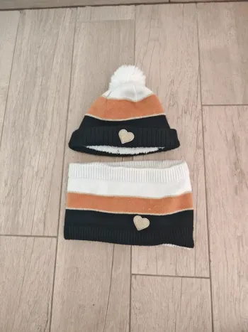 Ensemble bonnet et tour de cou