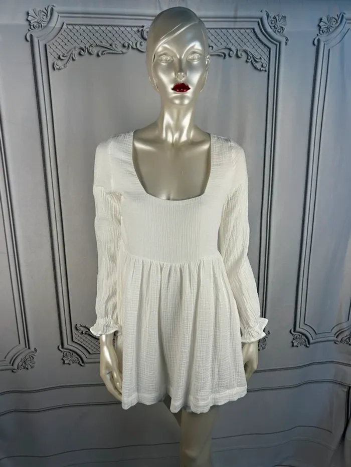 Robe courte blanche SAAJ T.34 / XS neuve