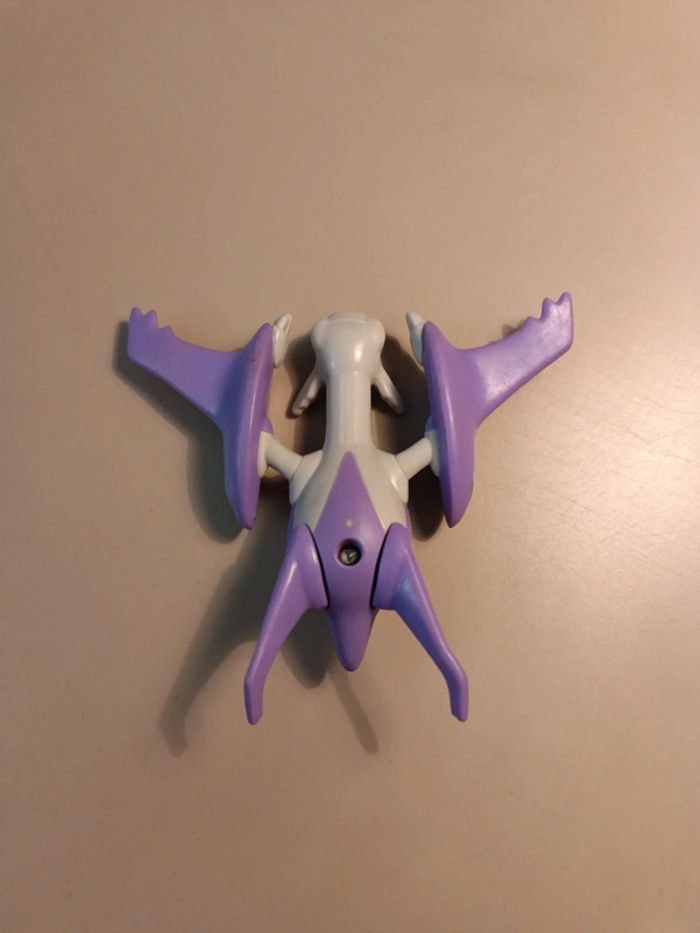 Une figurine Pokémon mega Latios McDonald's 2016 - photo numéro 2