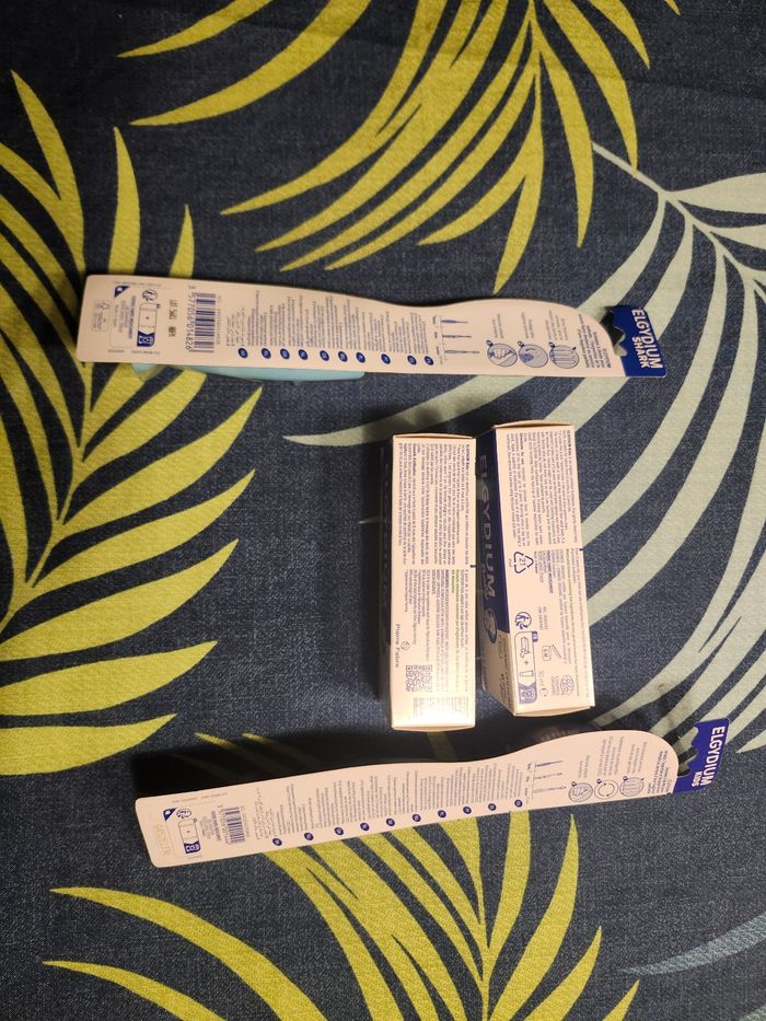Lot brosses a dents dentifrice elgydium enfant bébé 2 ans - photo numéro 7