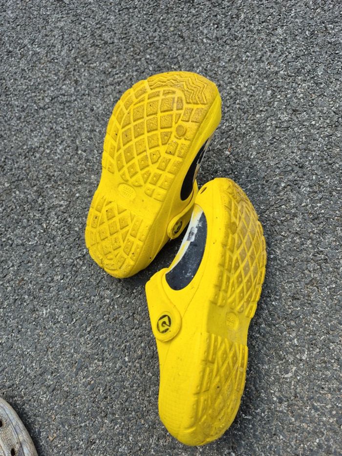 Crocs minions - photo numéro 3
