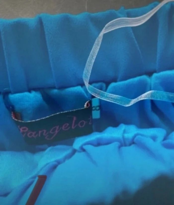 Jupe 8 ans en très bon état - photo numéro 2