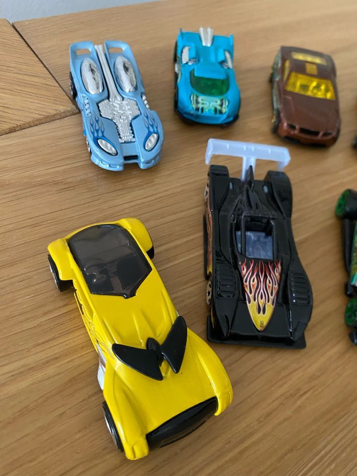 Lot 10 petites voitures - photo numéro 2