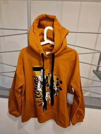 pull à capuche moutarde vilains Disney